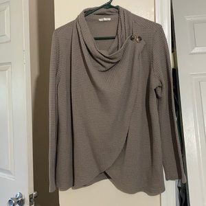 Very soft sweater. Goes great with jeans in the fall! Size L